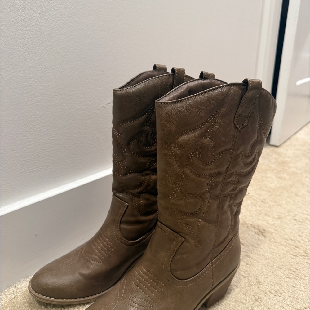 Mid-Calf Western Cowgirl Boots Low Stack Heel